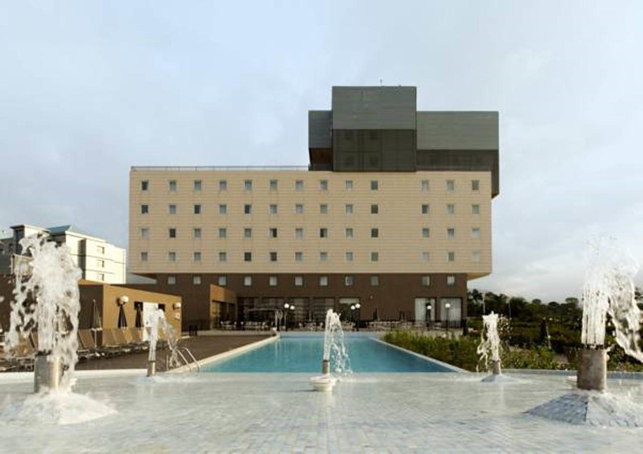 Ibis Malabo Hotel Екстериор снимка